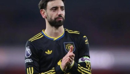 曼联或破薪资结构留费尔南德斯，周薪或达40万镑|B费|布鲁诺·费尔南德斯|高薪合同|路易斯洛佩斯-费尔南德斯|沙特联赛_新浪体育_新浪新闻