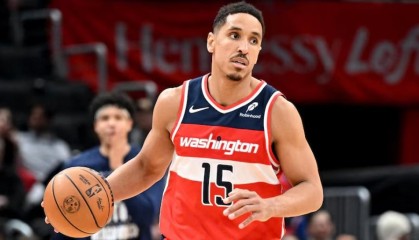 记者：湖勇等8支球队有意布罗格登，奇才愿意配合先签后换