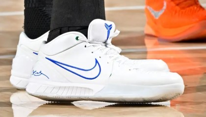 开云官网-布伦森穿着Kobe4，砍下33分5篮板9助攻