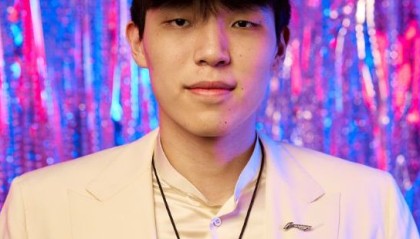 乌龙？外国球迷衣服中文杨瀚森变杨翰森 网友神评论：说明水不了