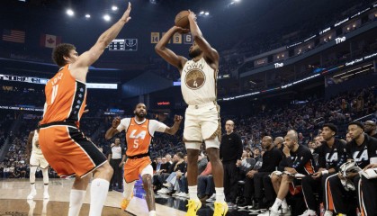 开云体育下载-坏消息，摩西·穆迪伤情加重，勇士对阵快船的惨败雪上加霜