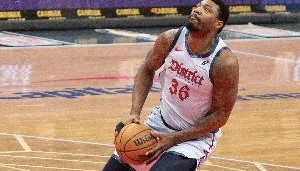 开云-湖记：考虑到斯玛特的伤病史 一旦他再受伤球队就麻烦了