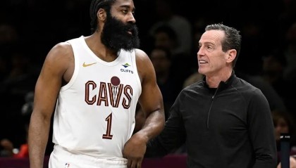 开云体育官网-NBA最新排名！火箭两队争第三，骑士第4，快船升第9，湖人收大礼