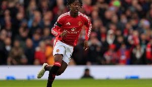 开云-内维尔：若曼联无法保证梅努的场上位置，会有顶级球队想签下他